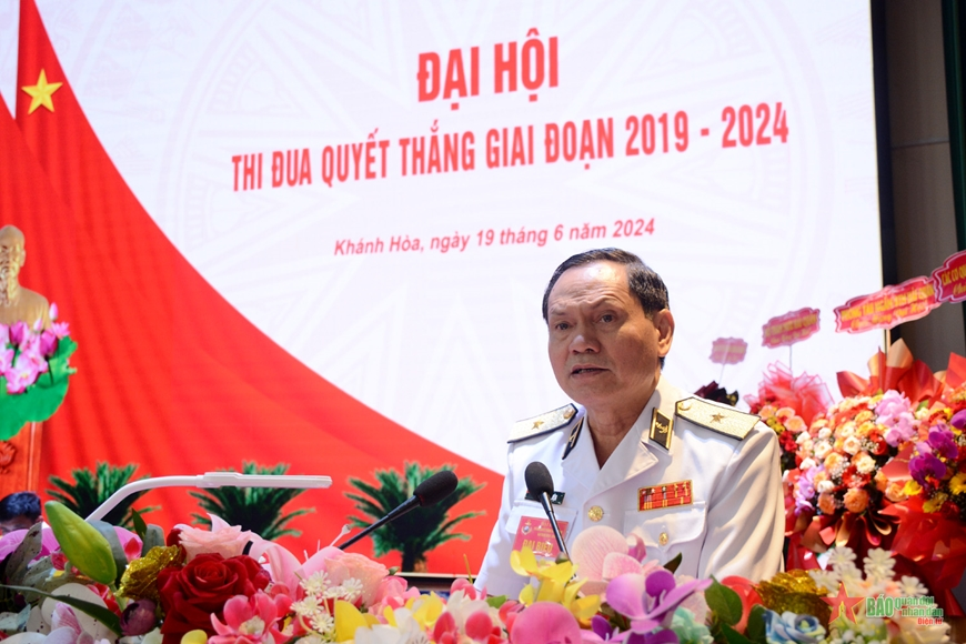 Cán bộ, chiến sĩ Lữ đoàn Tàu ngầm 189 làm chủ trang bị kĩ thuật hiện đại